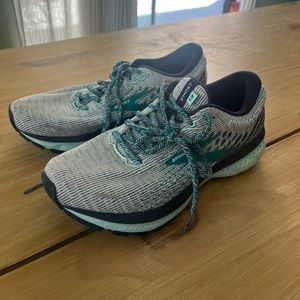 Brooks Work Out Shoes